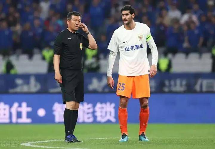 严雨霏张婉莹罗智莹